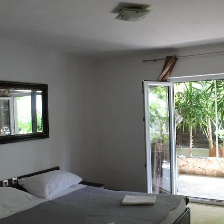 Konukevi Nikola Leko 3*