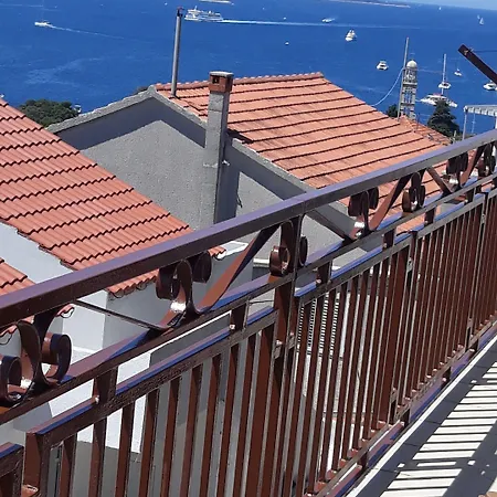 Nikola Leko Konukevi 3*